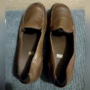 Women's size 9 Merrell leather loafers